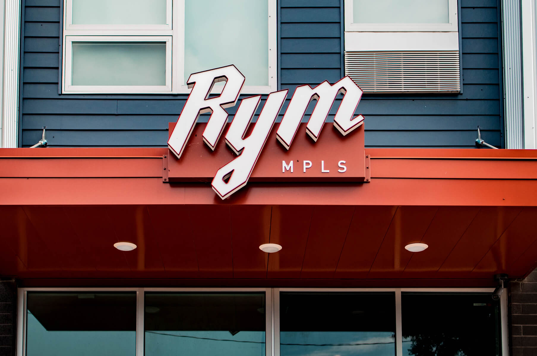 rym minneapolis apartments front of the building
